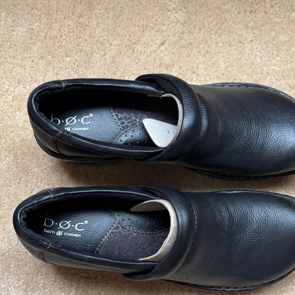 b.o.c. Women's Black Leather clog. NWOT